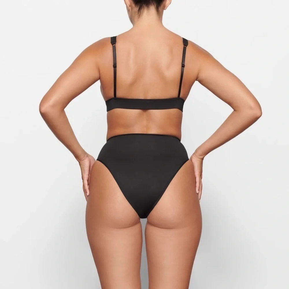 SKIMS swim plunge bikini top onyx NWT size 4X